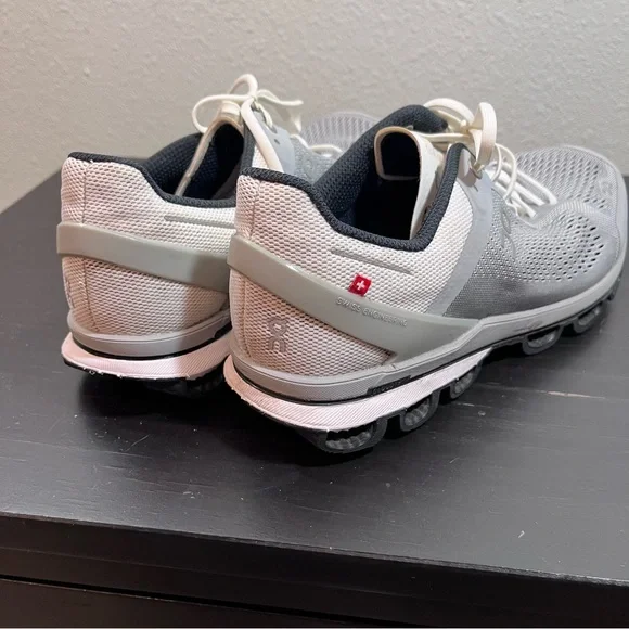 ON Running Cloudsurfer Men's US 7 Gray White Running Shoes Sneakers CloudTec - Picture 9 of 13